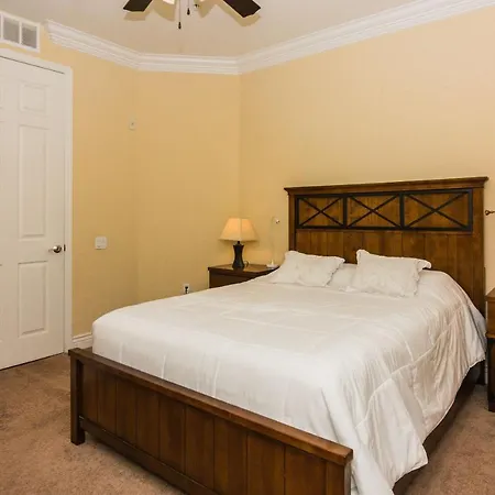 3Br 2Bath Condo Balcony 5Min Conv Center 1410Ft